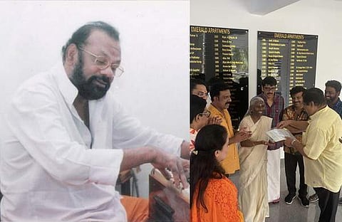 രവീന്ദ്രൻ മാസ്റ്റർ, ശോഭയ്ക്ക് ഫ്ളാറ്റിന്റെ രേഖ കൈമാറുന്നു/ ഫെയ്സ്ബുക്ക്