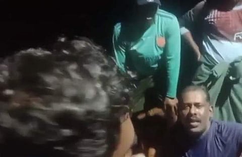 മുനമ്പത്ത് ഫൈബർ ബോട്ട് മറിഞ്ഞു/ ടെലിവിഷൻ സ്ക്രീൻഷോട്ട്