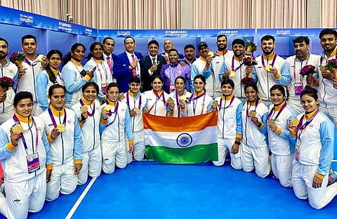 സ്വർണം നേടിയ ഇന്ത്യയുടെ പുരുഷ, വനിതാ കബഡി ടീം/ പിടിഐ