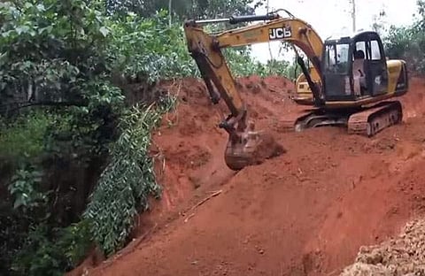 പാലമേലിലെ മണ്ണെടുപ്പ്/ ടിവി ദൃശ്യം