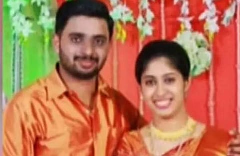 അമല്‍ റെജി, മീര