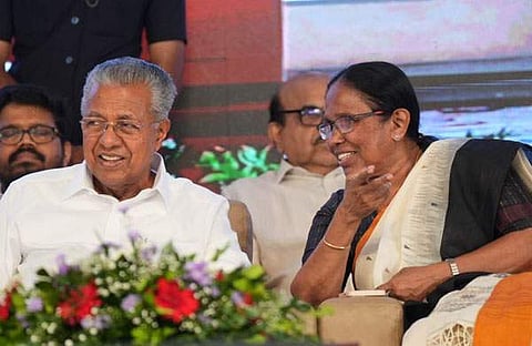 മുഖ്യമന്ത്രിയും ശൈലജ ടീച്ചറും/ ഫെയ്‌സ്ബുക്ക്‌