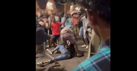 മാനവീയം വീഥിയിലെ കൂട്ടത്തല്ല്/ വിഡിയോ ദൃശ്യം