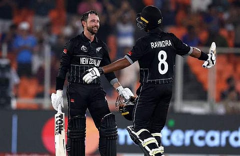 മത്സരത്തില്‍ സെഞ്ച്വറി അടിച്ച രചിന്റെ ആഹ്ലാദം/ എക്‌സ്‌