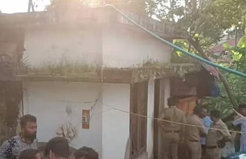 പൊലീസ് പരിശോധന നടത്തുന്നു/ ടിവി ദൃശ്യം