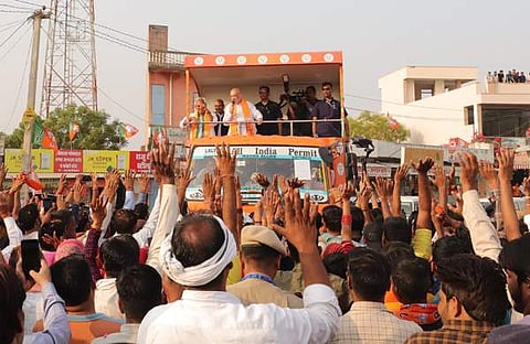 അമിത് ഷാ തെരഞ്ഞെടുപ്പ് റാലിയില്‍ സംസാരിക്കുന്നു/ എക്‌സ്‌