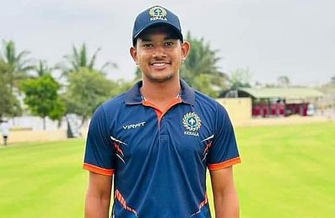 മൂന്ന് വിക്കറ്റുകൾ വീഴ്ത്തിയ കേരളത്തിന്റെ അഖിൻ സത്താർ/ ഫെയ്സ്ബുക്ക്