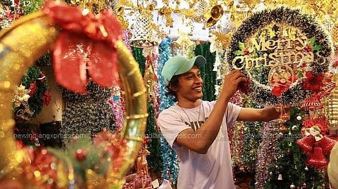 ക്രിസ്മസ് ദീപാലങ്കാരം/ ന്യൂ ഇന്ത്യന്‍ എക്‌സ്പ്രസ്‌