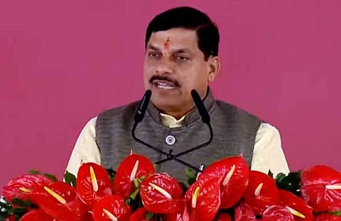 മോഹൻ യാദവ് സത്യപ്രതിജ്ഞ ചെയ്യുന്നു/ പിടിഐ