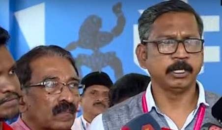 ചലച്ചിത്ര അക്കാദമി ഭരണസമിതി അംഗങ്ങള്‍ വാര്‍ത്താ സമ്മേളനം നടത്തുന്നു