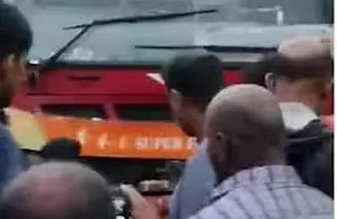 കെഎസ്‌ആർടിസി ബസ് ഇടിച്ച് അപകടം/ സ്ക്രീൻഷോട്ട്