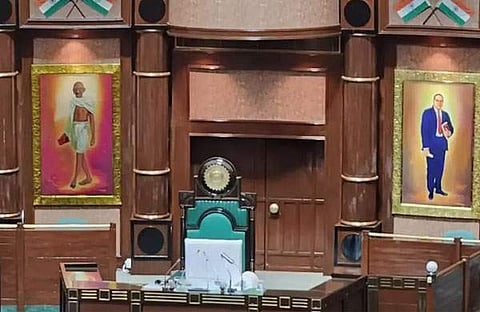 മുന്‍ പ്രധാനമന്ത്രി ജവഹര്‍ലാല്‍ നെഹ്രുവിന്റെ ചിത്രം മാറ്റി പകരം ഡോ. ബി ആര്‍ അംബേദ്കറിന്റെ ചിത്രം വെച്ചിരിക്കുന്നു/ വീഡിയോ സ്‌ക്രീന്‍ഷോട്ട്‌