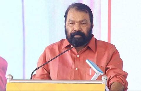 എസ്എസ്എല്‍സി പരീക്ഷാ ഹാളില്‍ മൊബൈല്‍ ഫോണ്‍ ഉപയോഗിച്ചതിന്  ആലപ്പുഴയില്‍ രണ്ട് അധ്യാപികമാരുടെ ഫോണുകള്‍ പിടിച്ചെടുത്തതായി മന്ത്രി വി ശിവന്‍കുട്ടി