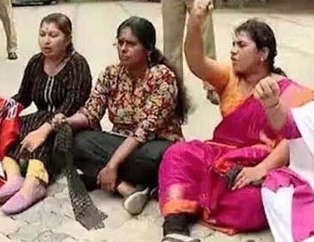 മഹിളാ മോർച്ച പ്രതിഷേധം/ ടെലിവിഷൻ സ്ക്രീൻഷോട്ട്