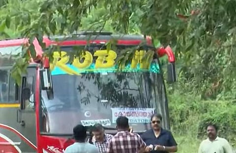 റോബിൻ ബസ്, സ്ക്രീൻഷോട്ട്