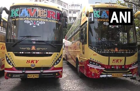 തയ്യാറാക്കി നിര്‍ത്തിയ ആഡംബര ബസ്/ എഎന്‍ഐ