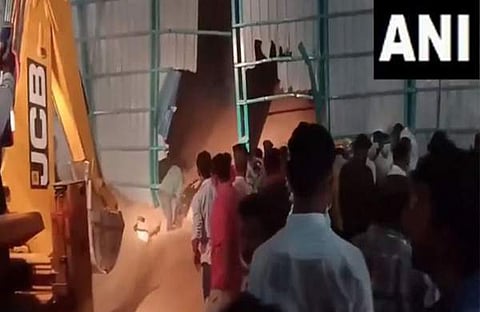 തകര്‍ന്ന സ്റ്റോറേജ് യൂണിറ്റ്/ എഎന്‍ഐ