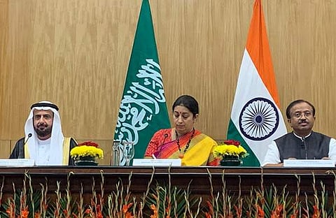 ഹജ്ജ് മന്ത്രി, കേന്ദ്രമന്ത്രിമാരായ സ്മൃതി ഇറാനി, വി മുരളീധരന്‍ എന്നിവര്‍ സംയുക്തമായി വാര്‍ത്താസമ്മളനം നടത്തുന്നു