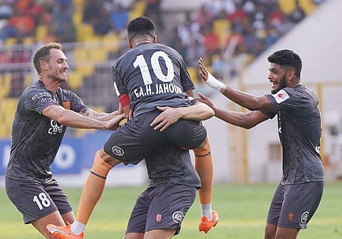 മുംബൈ സിറ്റി താരങ്ങളുടെ വിജയാഹ്ലാദം/ ട്വിറ്റർ