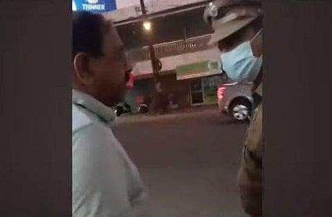 മരുന്ന് വാങ്ങാനെത്തിയ ആളോട് തട്ടിക്കയറുന്ന പൊലീസ്/ വീഡിയോ ദൃശ്യം