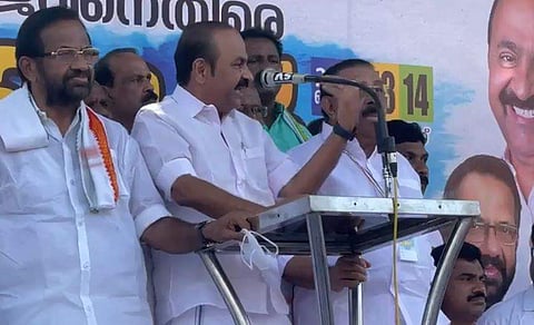 രാപ്പകല്‍ സമരത്തിന്റെ സമാപന സമ്മേളനം സെക്രട്ടേറിയറ്റിന് മുന്നില്‍ വിഡി സതീശന്‍ ഉദ്ഘാടനം ചെയ്യുന്നു