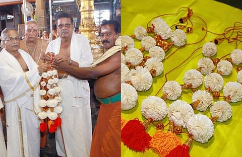 ദേവസ്വം ചെയർമാൻ കെടേശമാലകൾ ഏറ്റുവാങ്ങുന്നു