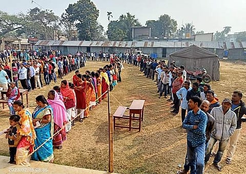 ത്രിപുര തെരഞ്ഞെടുപ്പില്‍ വോട്ട് ചെയ്യാനെത്തിയവരുടെ നീണ്ട നിര/ എഎന്‍ഐ