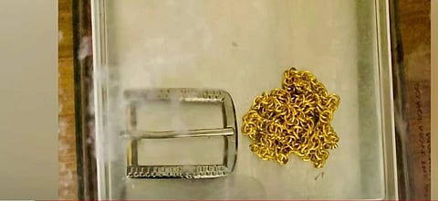 പിടികൂടിയ സ്വര്‍ണം/ ടിവി ദൃശ്യം