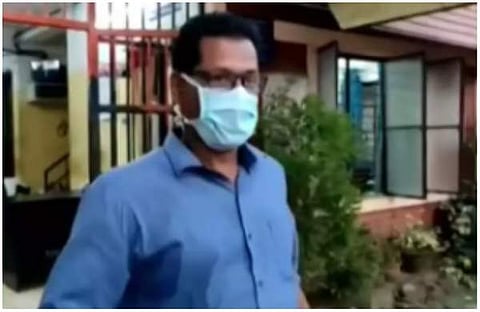 അറസ്റ്റിലായ സുരേഷ്/വീഡിയോ സ്‌ക്രീന്‍ഷോട്ട്