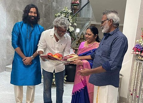 ധനുഷിന്റെ ആഡംബര വസതിയുടെ ​ഗൃഹപ്രവേശന ചടങ്ങിൽ നിന്ന്/ ചിത്രം; ഫെയ്സ്ബുക്ക്