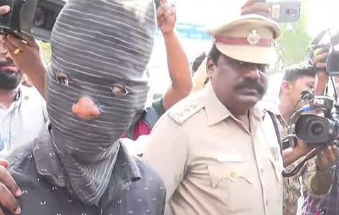 അറസ്റ്റിലായ അനീഷ്/ ടെലിവിഷൻ ദൃശ്യം