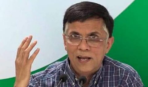 പവന്‍ ഖേര, ട്വിറ്റര്‍