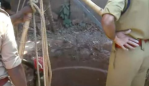 കിണറില്‍ കുടുങ്ങിയ തൊഴിലാളികളെ പുറത്ത് എത്തിക്കാന്‍ ശ്രമം, സ്‌ക്രീന്‍ഷോട്ട്‌
