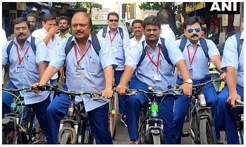 പുതുച്ചേരിയിൽ എംഎൽഎമാർ യൂണിഫോമിട്ട് നിയമസഭയിൽ/ ചിത്രം എഎൻഎ