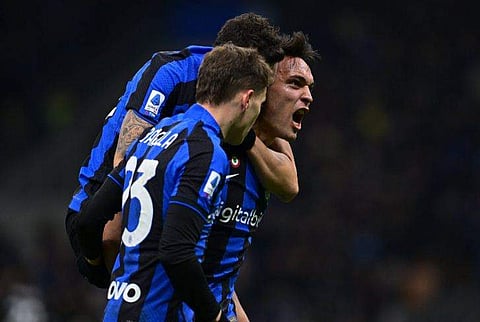 സഹ താരങ്ങൾക്കൊപ്പം ​ഗോൾ നേട്ടമാഘോഷിക്കുന്ന ലൗട്ടാരോ മാർട്ടിനെസ്/ ട്വിറ്റർ