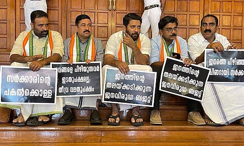 സത്യഗ്രഹമിരിക്കുന്ന എംഎല്‍എമാര്‍