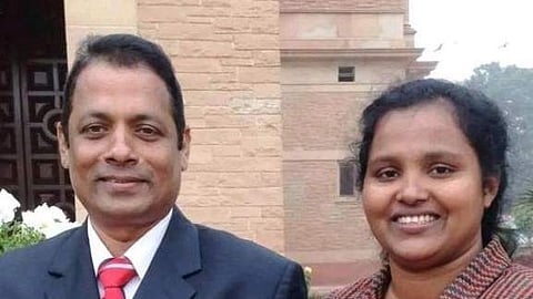 സന്തോഷ് ജോൺ, ജിജി/ ട്വിറ്റർ