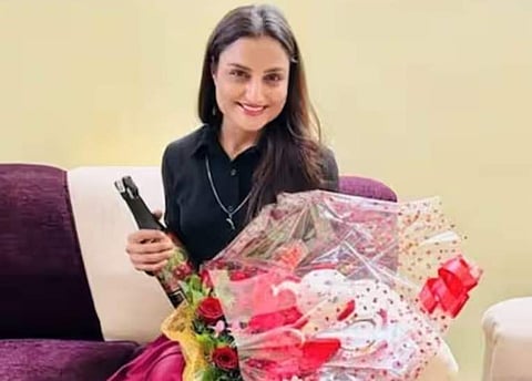 ബംഗളൂരുവില്‍ നാലാംനിലയില്‍ നിന്നുവീണുമരിച്ച എയര്‍ ഹോസ്റ്റസ്/  ട്വിറ്റര്‍