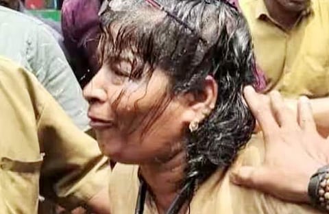 പട്ടാപ്പകല്‍ ആത്മഹത്യയ്ക്ക് ശ്രമിച്ച യുവതിയെ നാട്ടുകാര്‍ തടഞ്ഞപ്പോള്‍, സ്‌ക്രീന്‍ഷോട്ട്