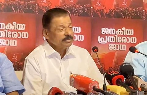 സിപിഎം സംസ്ഥാന സെക്രട്ടറി എംവി ഗോവിന്ദന്‍ മാധ്യമങ്ങളെ കാണുന്നു