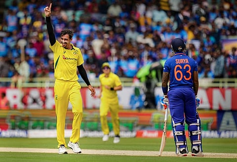 സൂര്യകുമാർ യാദവിനെ പുറത്താക്കിയത് ആ​ഘോഷിക്കുന്ന സ്റ്റാർക്ക്/ പിടിഐ