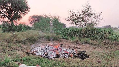 പെണ്‍കുട്ടിയുടെ മൃതദേഹം സംസ്‌കരിച്ച സ്ഥലം/പിടിഐ