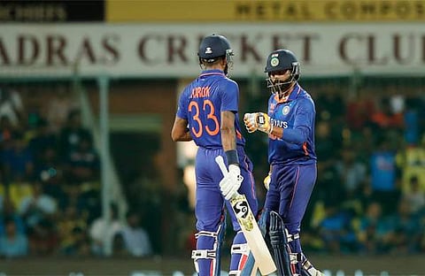 ജഡേജയും ഹാര്‍ദികും ക്രീസില്‍, image credit: BCCI