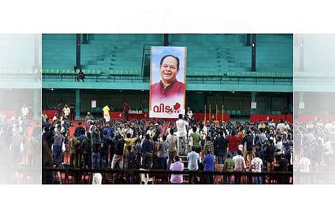 മലയാള സിനിമപ്രേമികൾക്ക് ഒരായുസ് മുഴുവൻ ഓർത്ത് ചിരിക്കാനുള്ള ചിരിയോർമ്മകൾ സമ്മാനിച്ചാണ് ഇന്നസെന്റിന്റെ മടക്കം/എക്സ്പ്രസ് ചിത്രം