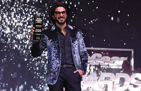 അവാർഡുമായി ദുൽഖർ സൽമാൻ