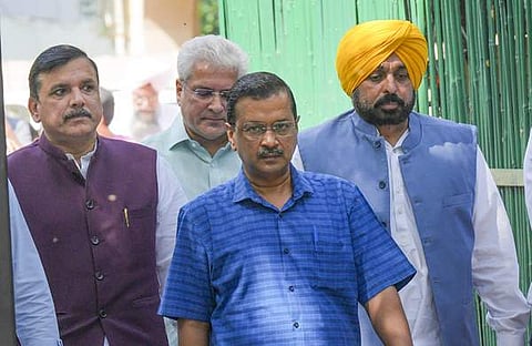 കെജരിവാള്‍ ചോദ്യം ചെയ്യലിനായി എത്തുന്നു/ പിടിഐ