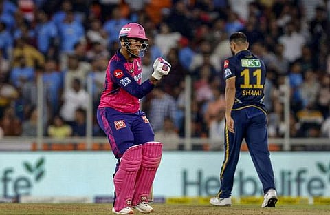 ​ഗുജറാത്തിനെതിരെയുള്ള കളിക്കിടെ രാജസ്ഥാൻ താരം ഹെറ്റ്മെർ / ചിത്രം; പിടിഐ