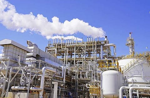 ഇറാഖിലെ ഓയില്‍ റിഫൈനറി/എഎഫ്പി