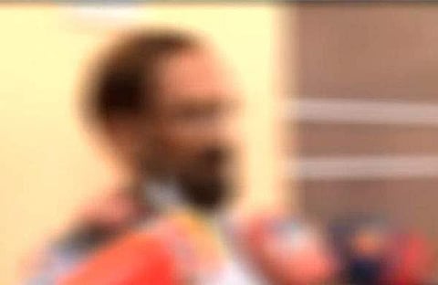 ജോണി ജോസഫ് മാധ്യമങ്ങളോടു സംസാരിക്കുന്നു/ടിവി ദൃശ്യം