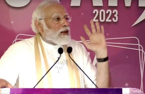 മോദി യുവം പരിപാടിയില്‍ സംസാരിക്കുന്നു